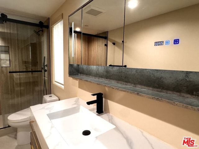 1146 Hacienda Place 2, West Hollywood, CA 90069