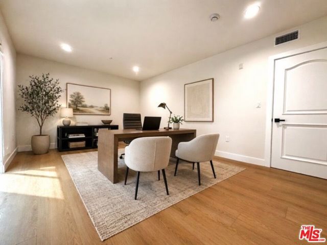1146 Hacienda Place 2, West Hollywood, CA 90069