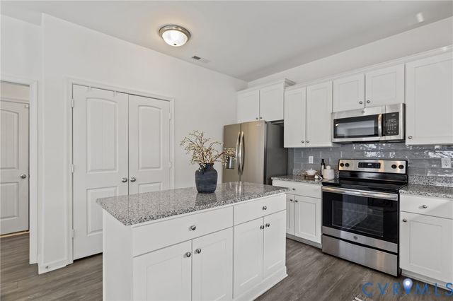 4237 Wells Ridge Ct, Chester, VA 23831