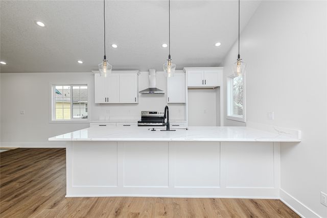 2158 E Walnut Street, Des Moines, IA 50317