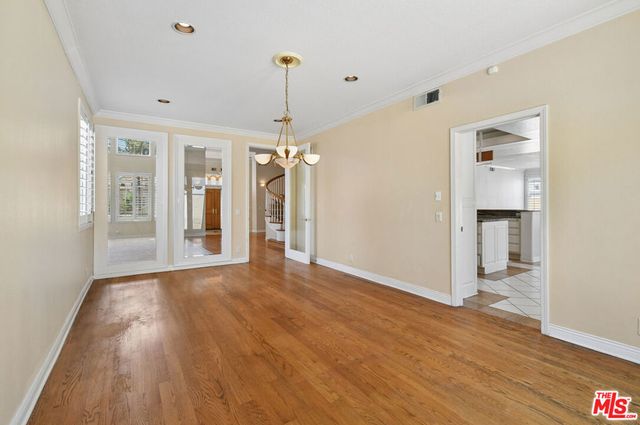 4942 Densmore Avenue, Encino, CA 91436