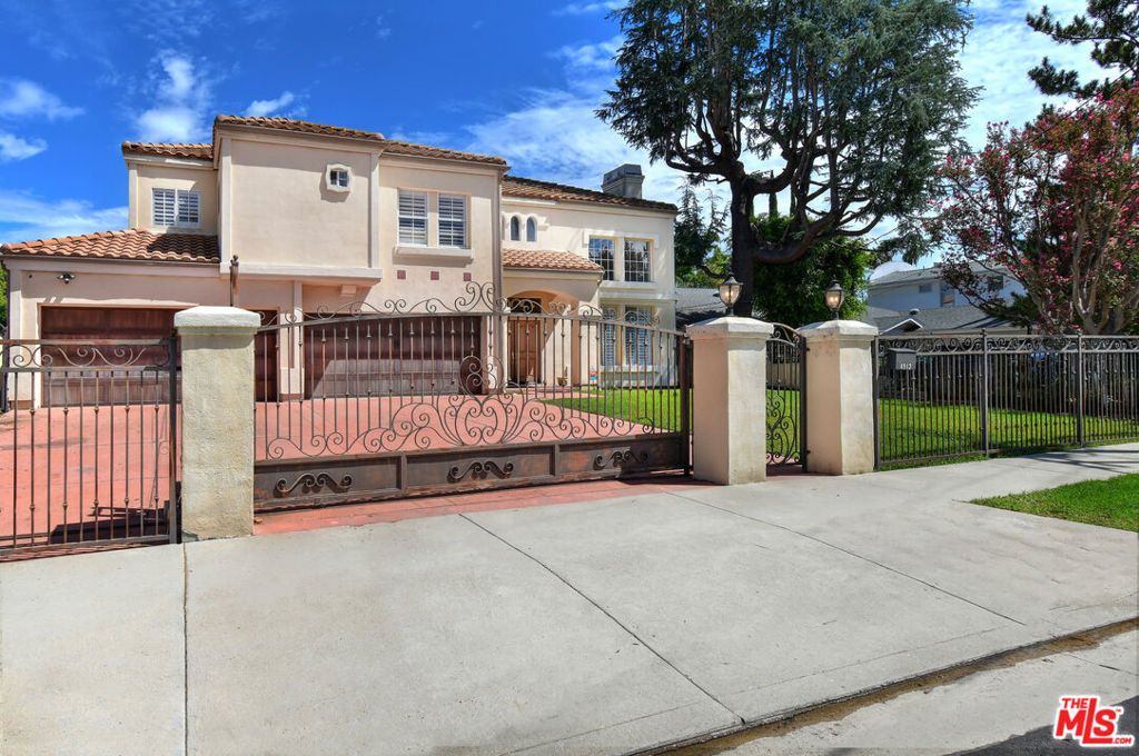 4942 Densmore Avenue, Encino, CA 91436