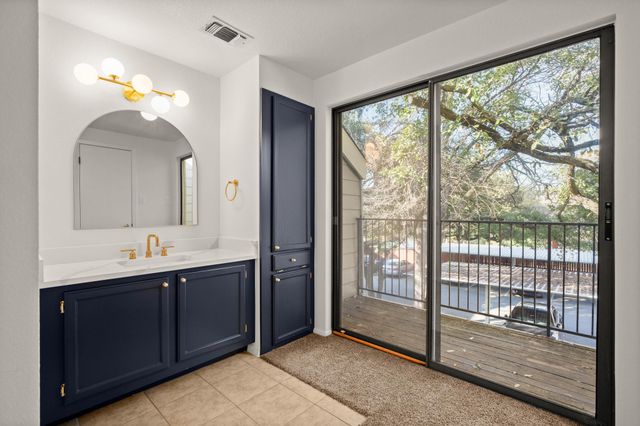 1135 Barton Hills DR 138, Austin, TX 78704