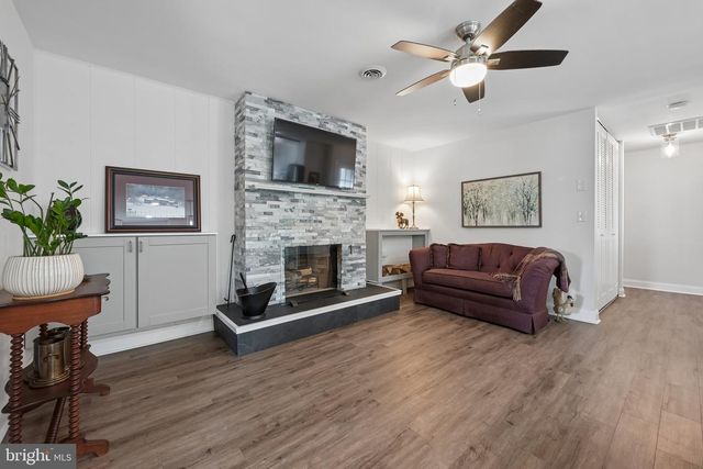 136 DORCHESTER DR, Southampton, NJ 08088