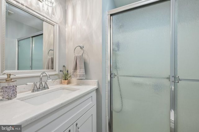 136 DORCHESTER DR, Southampton, NJ 08088
