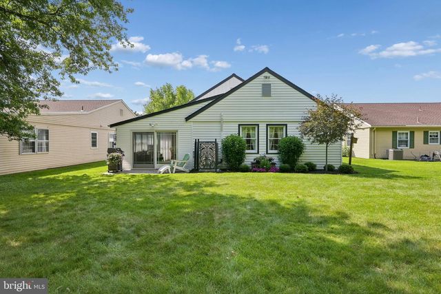 136 DORCHESTER DR, Southampton, NJ 08088