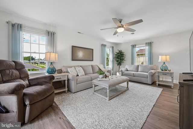 136 DORCHESTER DR, Southampton, NJ 08088