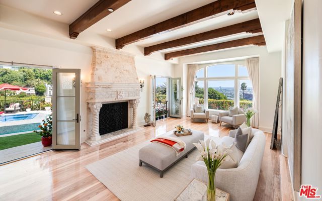 1260 St Ives Place, Los Angeles, CA 90069