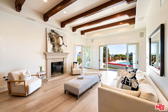 1260 St Ives Place, Los Angeles, CA 90069