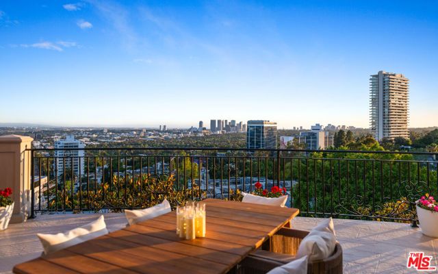 1260 St Ives Place, Los Angeles, CA 90069