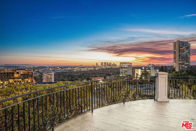1260 St Ives Place, Los Angeles, CA 90069