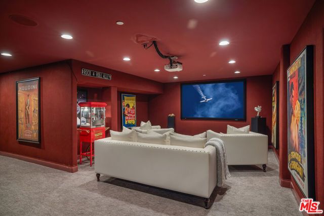 1260 St Ives Place, Los Angeles, CA 90069