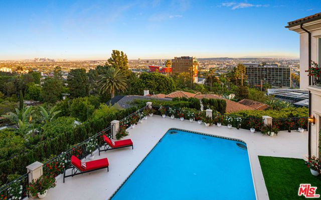 1260 St Ives Place, Los Angeles, CA 90069