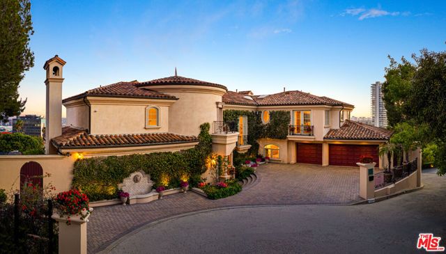 1260 St Ives Place, Los Angeles, CA 90069
