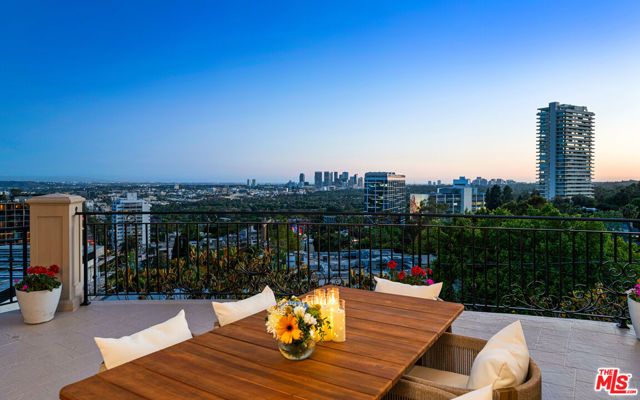 1260 St Ives Place, Los Angeles, CA 90069