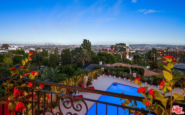 1260 St Ives Place, Los Angeles, CA 90069