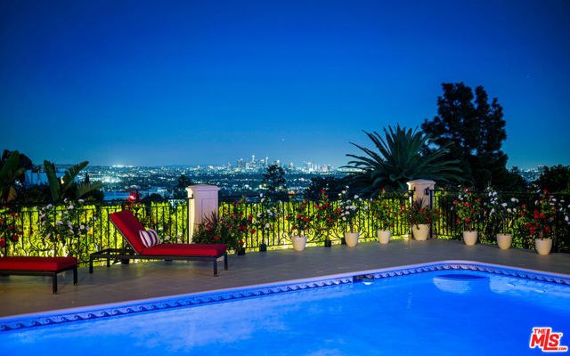 1260 St Ives Place, Los Angeles, CA 90069