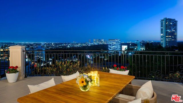 1260 St Ives Place, Los Angeles, CA 90069