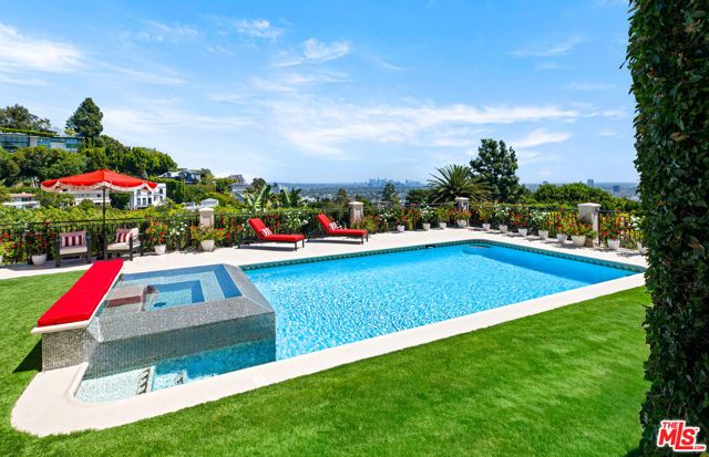 1260 St Ives Place, Los Angeles, CA 90069