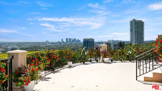 1260 St Ives Place, Los Angeles, CA 90069