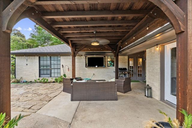 805 Imperial Lane, Corsicana, TX 75110