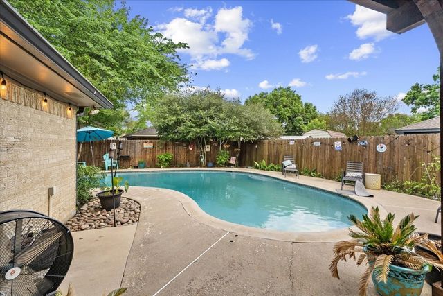 805 Imperial Lane, Corsicana, TX 75110