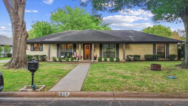 805 Imperial Lane, Corsicana, TX 75110