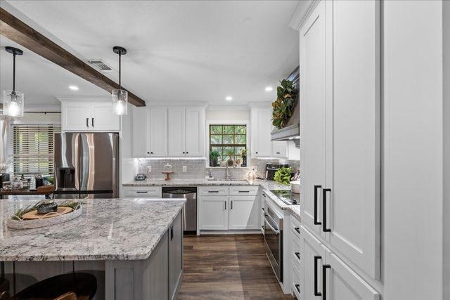 805 Imperial Lane, Corsicana, TX 75110