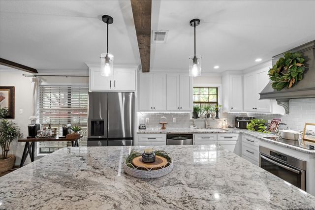 805 Imperial Lane, Corsicana, TX 75110