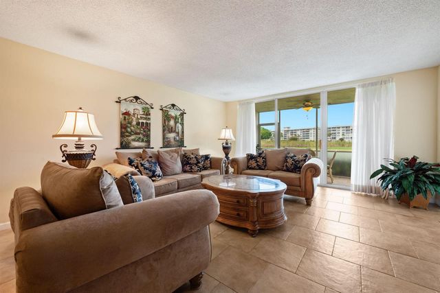 2651 S Palm Aire Drive 101, Pompano Beach, FL 33069