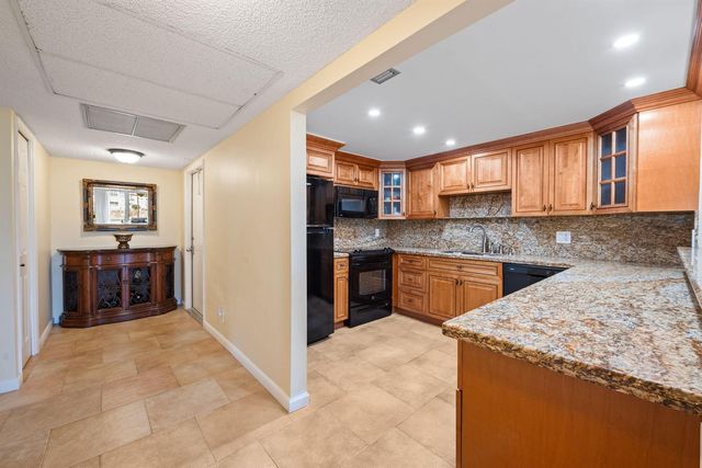 2651 S Palm Aire Drive 101, Pompano Beach, FL 33069