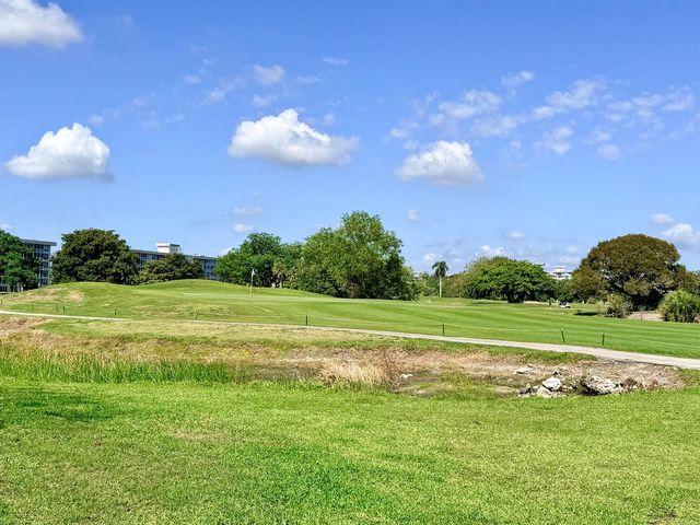 2651 S Palm Aire Drive 101, Pompano Beach, FL 33069