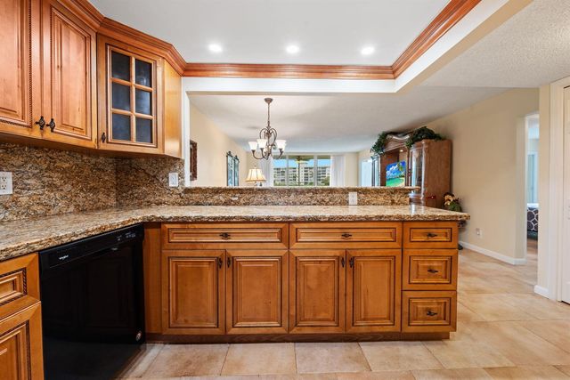 2651 S Palm Aire Drive 101, Pompano Beach, FL 33069