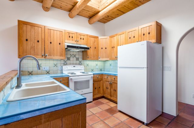 24 Hondo, Santa Fe, NM 87508