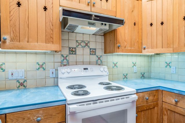 24 Hondo, Santa Fe, NM 87508