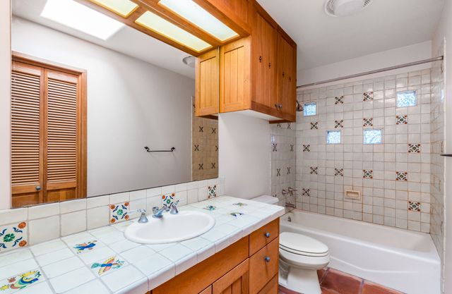 24 Hondo, Santa Fe, NM 87508