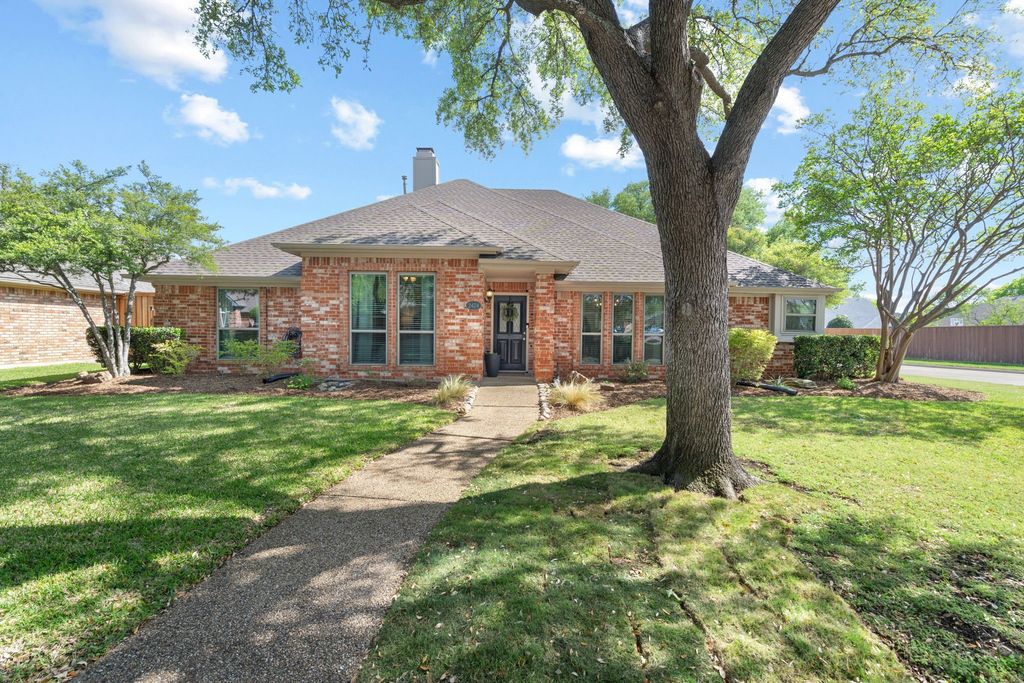2424 Bowie Drive, Plano, TX 75025