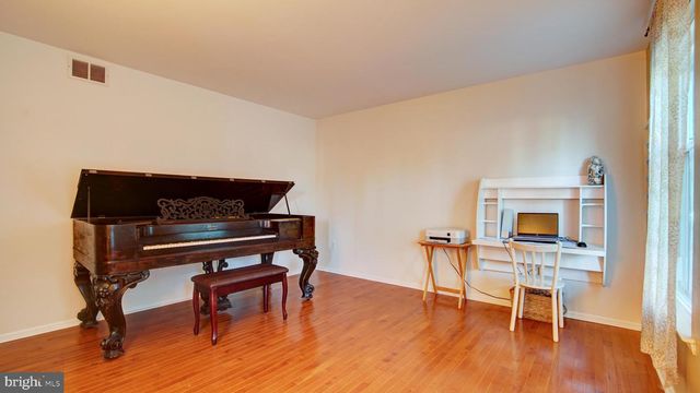 445 PAXSON AVE, Hamilton, NJ 08690