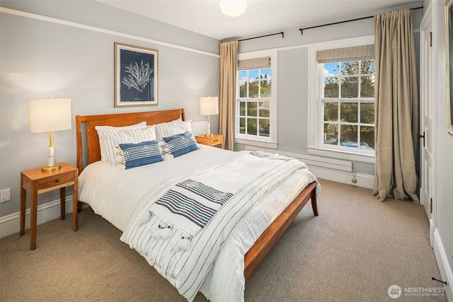 4422 Montana Circle W, Seattle, WA 98199