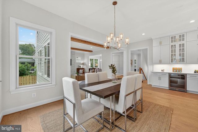 906 FREDERICK ST SW, Vienna, VA 22180