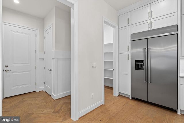 906 FREDERICK ST SW, Vienna, VA 22180