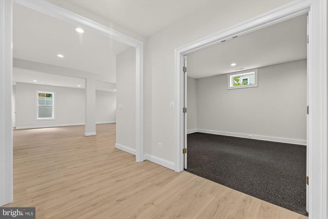 906 FREDERICK ST SW, Vienna, VA 22180