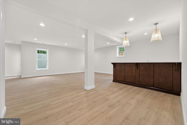 906 FREDERICK ST SW, Vienna, VA 22180