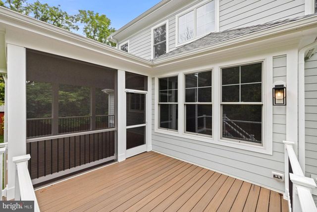 906 FREDERICK ST SW, Vienna, VA 22180