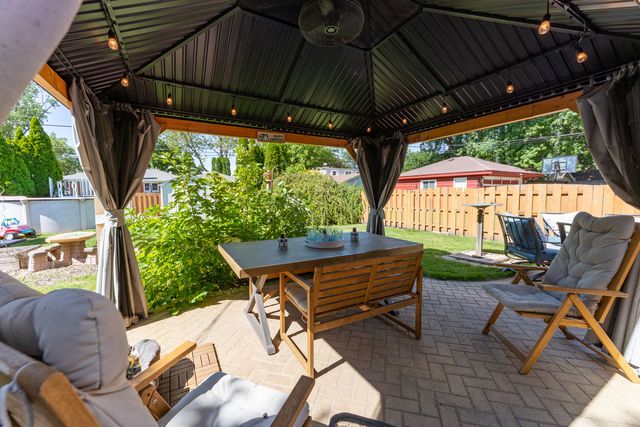 9024 30th Street, Brookfield, IL 60513