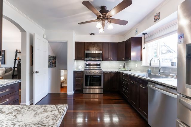 9024 30th Street, Brookfield, IL 60513