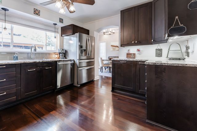 9024 30th Street, Brookfield, IL 60513