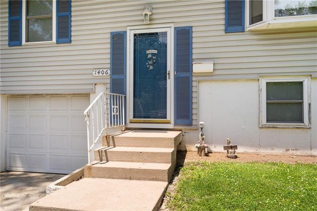 1406 N Osage Trail, Independence, MO 64058