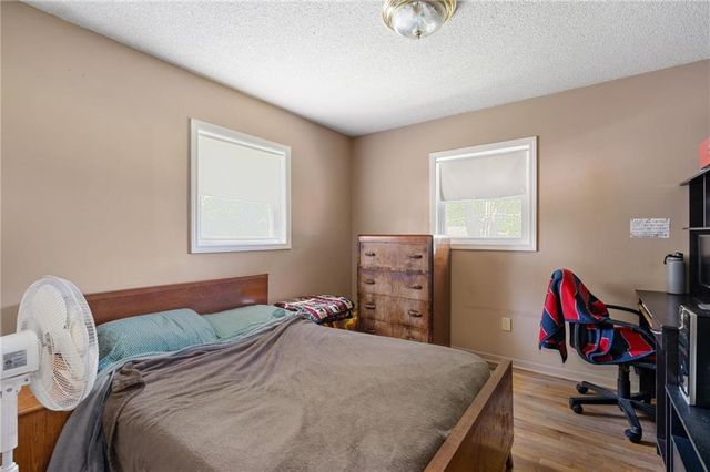 1406 N Osage Trail, Independence, MO 64058