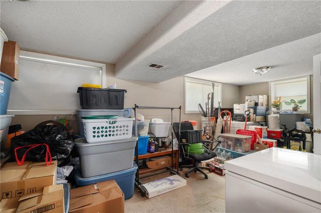 1406 N Osage Trail, Independence, MO 64058